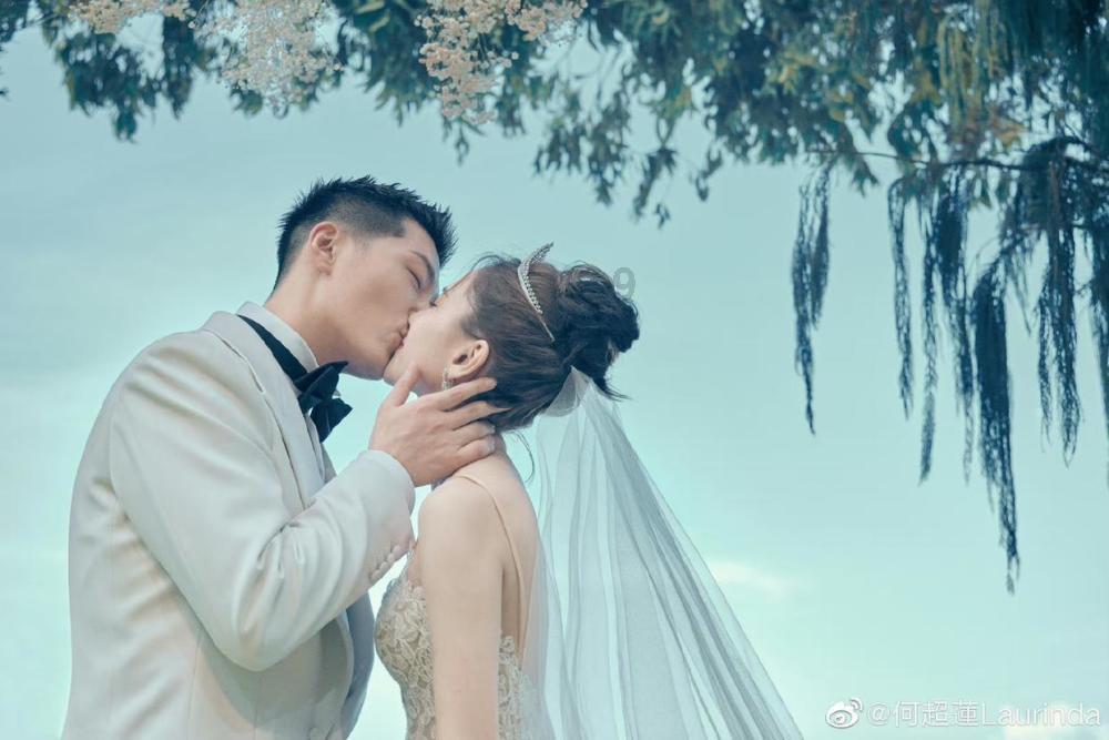 卡通红色汽车拼图