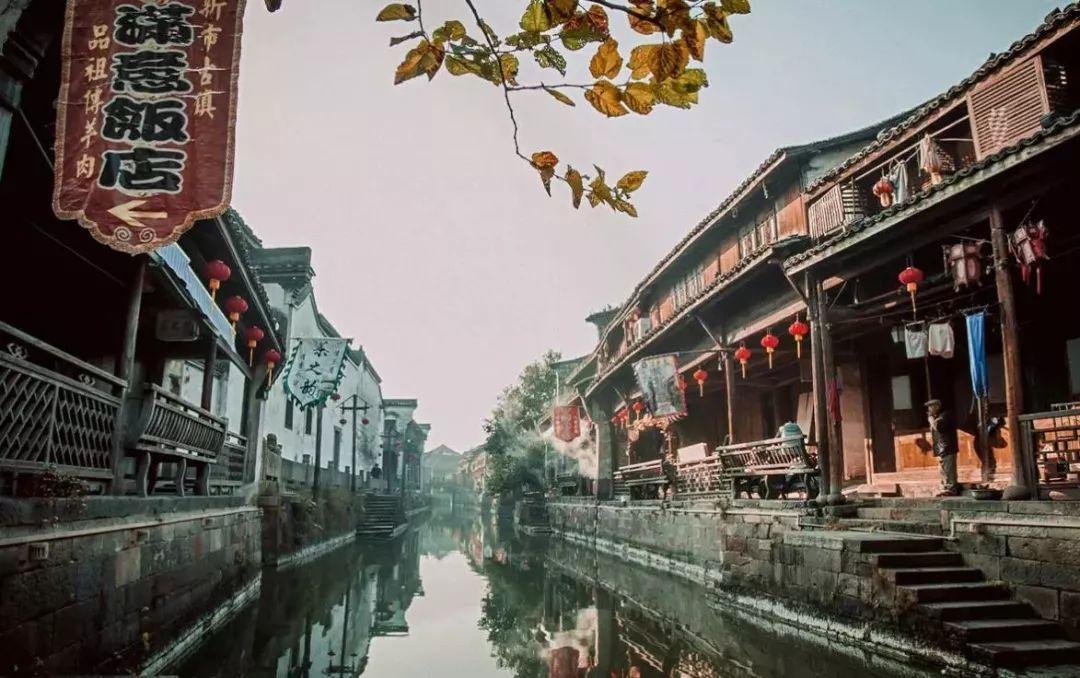 可爱的女生解救